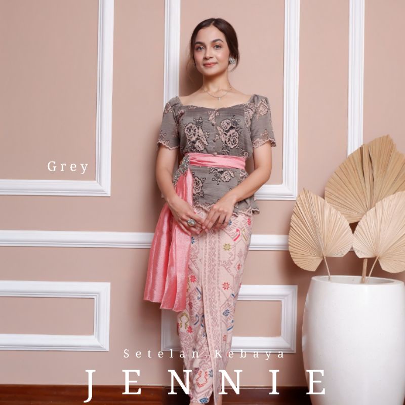 Setelan Kebaya Modern Lengan Pendek Kerut Leher Kotak Korean Lace Jennie