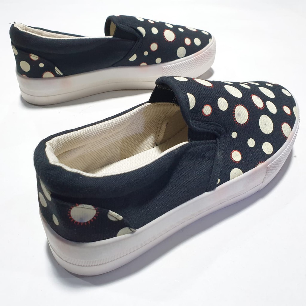 sepatu slip on wanita import bara bara a002b