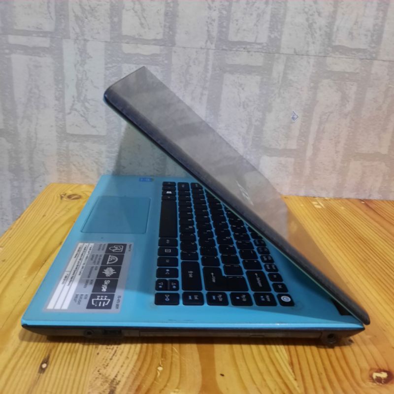 Laptop Acer Aspire E5-473 Cor i3-4005U Ram 4GB/HDD 500GB windows 10 layar 14 inch full aplikasi siap pakai