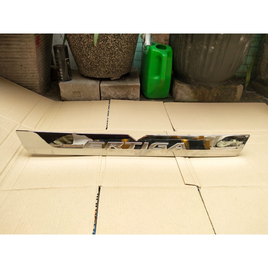 Trunk Lid trunklid List bagasi pintu belakang trunklid bagasi belakang Suzuki Ertiga Lama model tempel Chrome Berkualitas