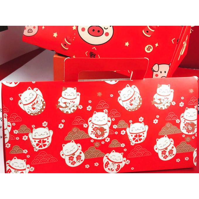 

kotak segitiga gg motif lucky cat , kotak hadiah serba guna zakka