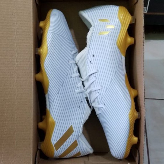 Sepatu Bola Adidas Nemeziz 19.3 Putih Gold