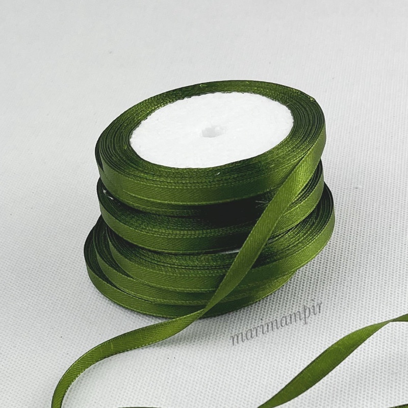 

PITA SATIN KAIN 1/4 INCI 6 MM WARNA HIJAU LUMUT #061