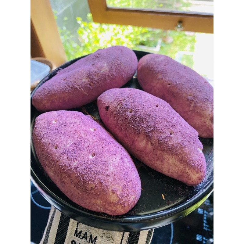 

UBI GEMEZ MAMSAMAMOD (goguma ppang / sweet potato mochi bread)