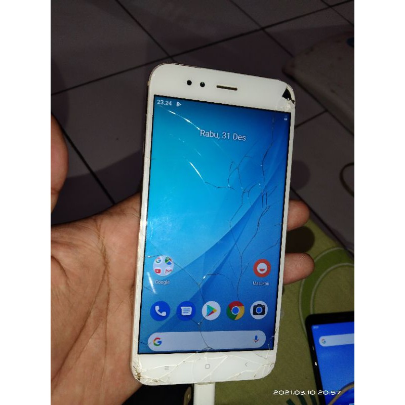 mi A1 ram 4/64gb minus tc retak seribu normal sinyal darurat