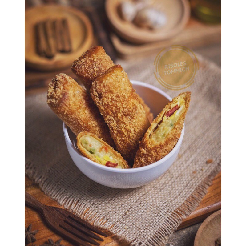 

Risoles Smoked Beef JUMBO FROZEN (isi 10pcs)