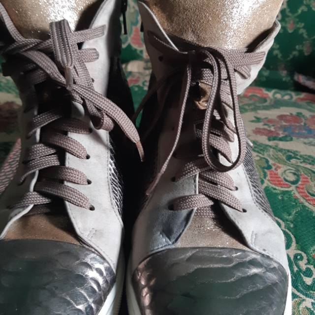 Preloved staccato original