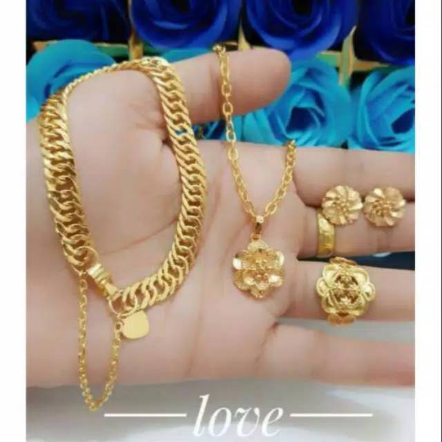 Perhiasan lapis emas 24k