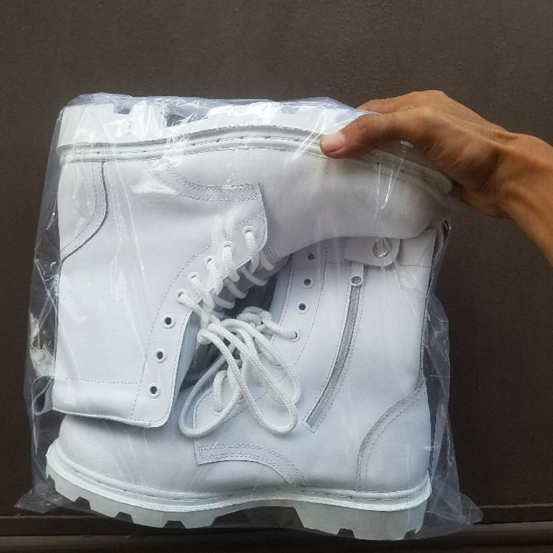 sepatu pdl putih