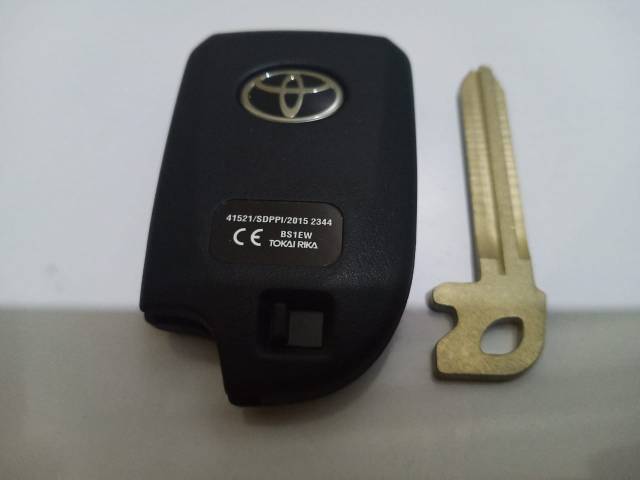 Kunci remot smart key toyota new yaris Original