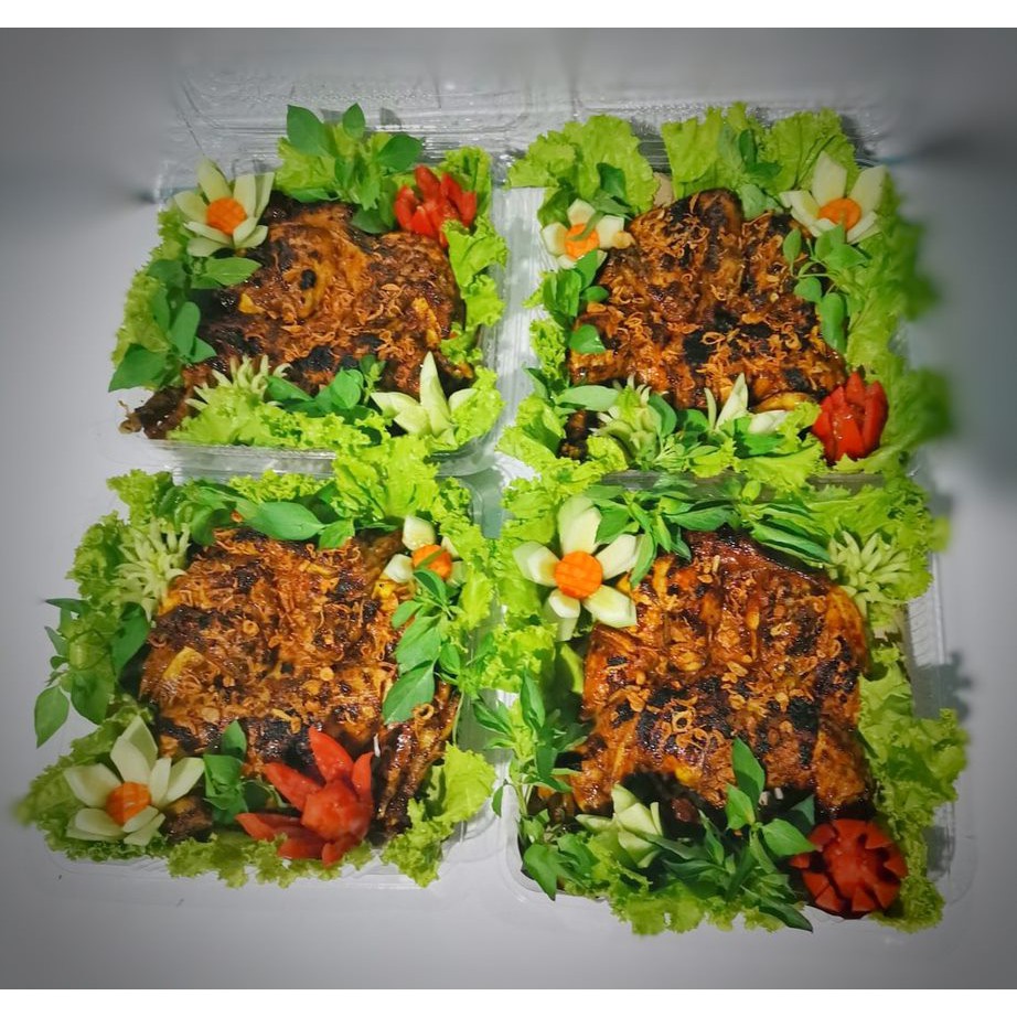 

Ayam Bekakak Kampung / Ayam Negeri