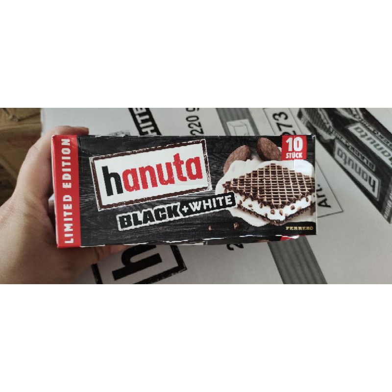 Hanuta black white limited edition per box
