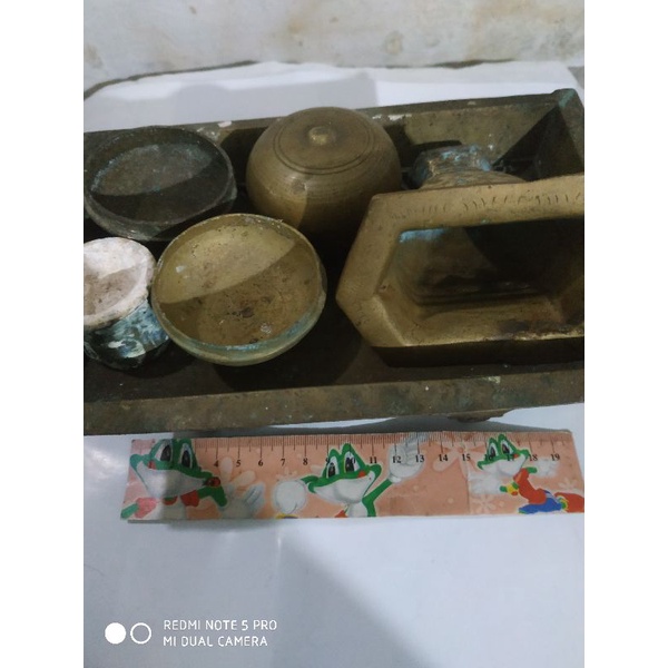 tempat sirih/ kinangan kuningan jadul kotak slorokan