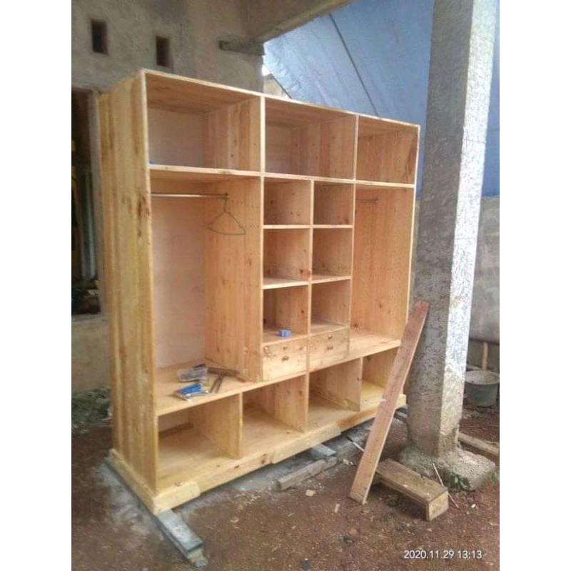 Lemari Baju Jati Belanda