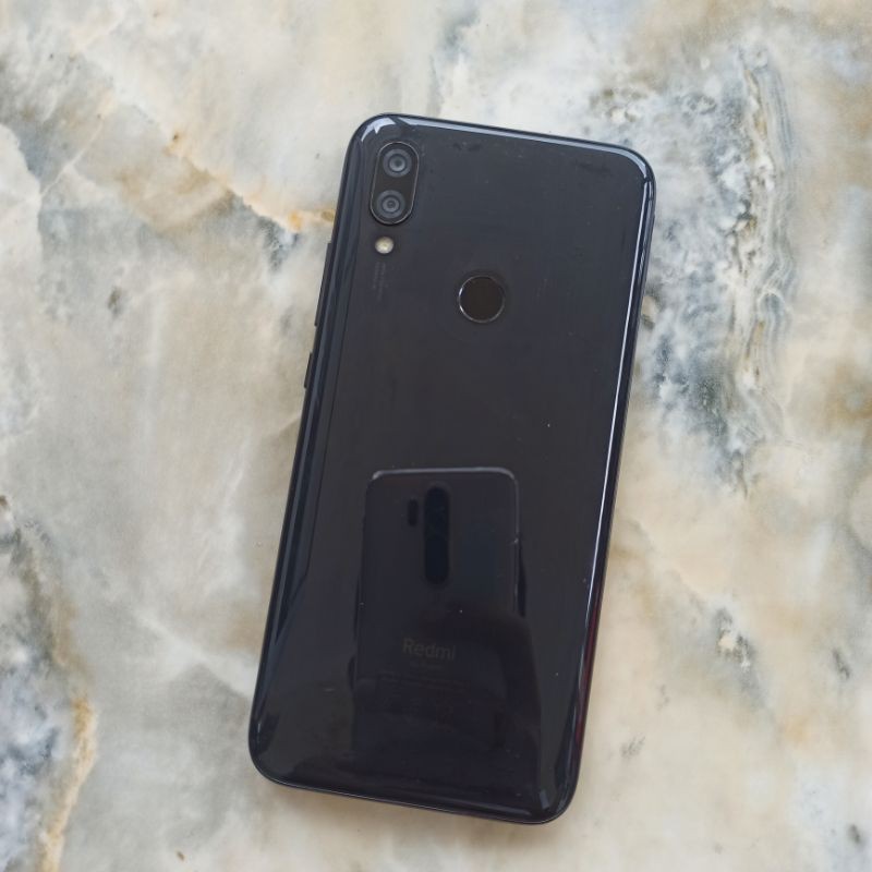 Xiaomi Redmi 7 ram 3 internal 32 gb seken