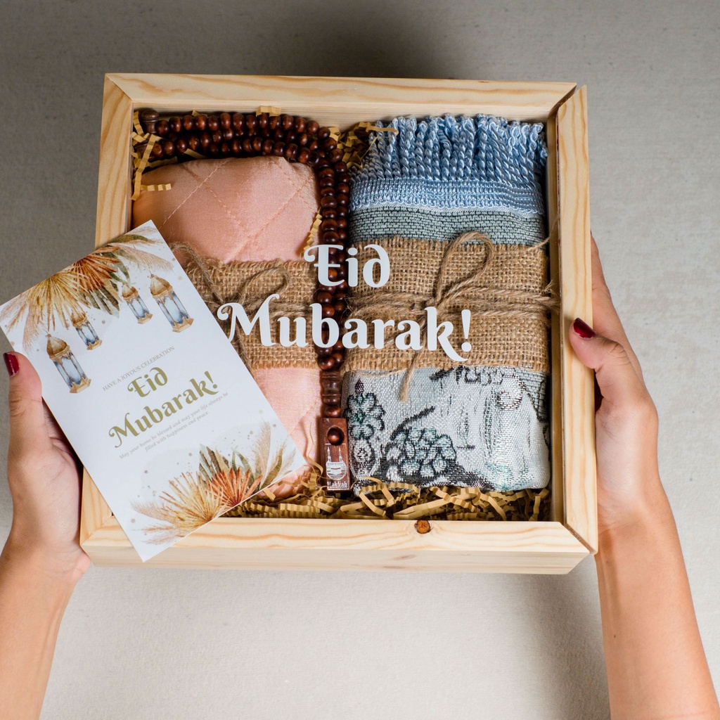 

Hampers Parcel Lebaran Idul Fitri Sajadah Sarung LS30 LomaStoria
