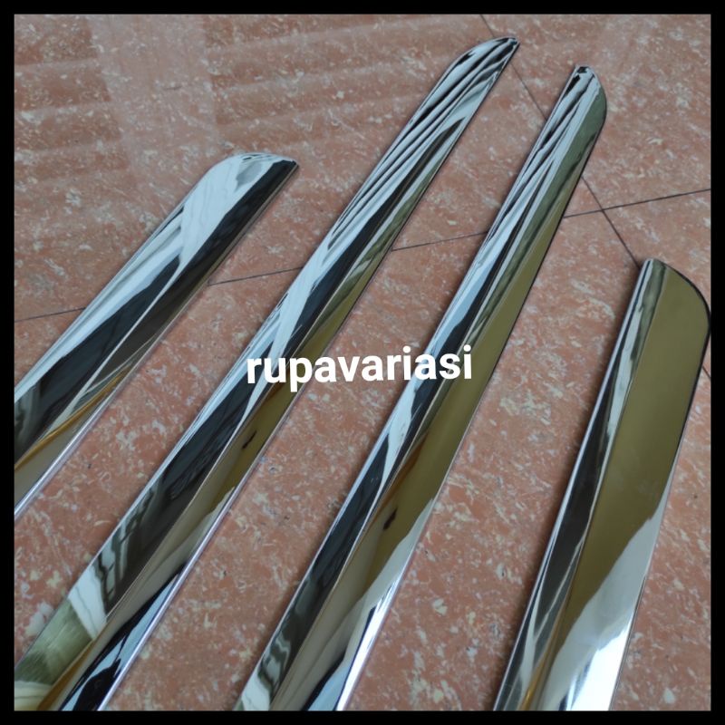 List body LIS BODI samping TOYOTA INNOVA INOVA REBORN 2016 sampai 2023 2022 2021 2020 2019 2018 2017 WARNA CHROME CROME hitam DOFF ribon