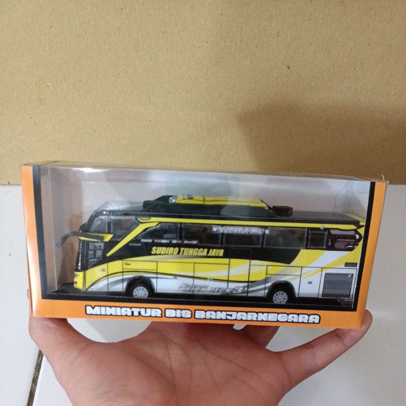 Miniatur Bis STJ Kuning Skala 1 : 64 ( Seukuran Hot Wheels )