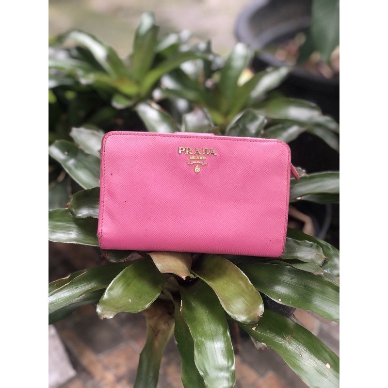 Preloved Dompet Prada