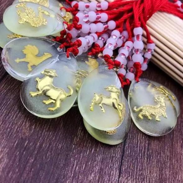 ✻ Kalung liontin 12 shio glow in the dark ♝