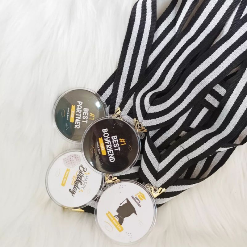 MEDALI AKRILIK CUSTOM NAMA, HADIAH WISUDA ULTAH TEMAN SOUVENIR UNIK