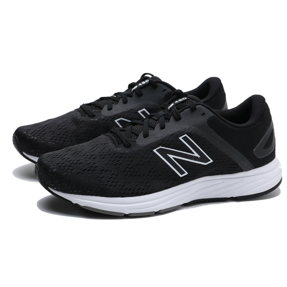 Sepatu Sneakers Lari Model New Balance 