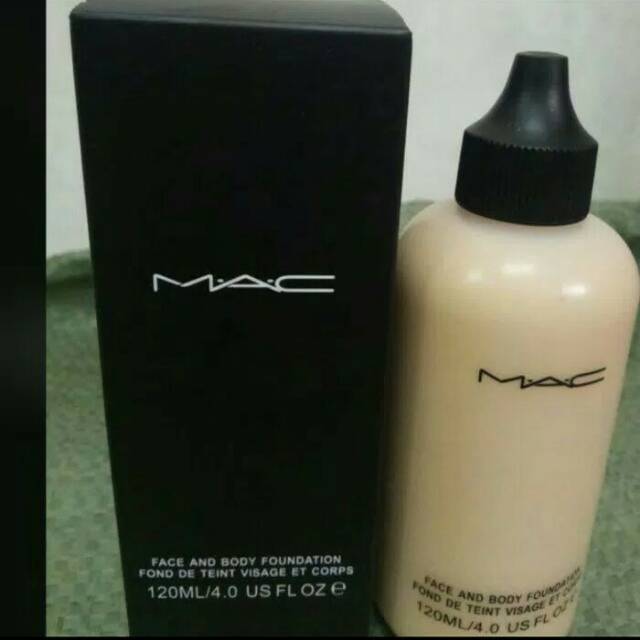 MAC FACE AND BODY FOUNDATION