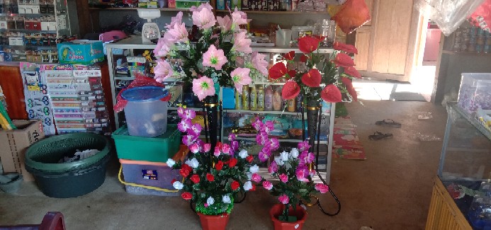 Bunga Lili Articial Pot Sudut Besi
