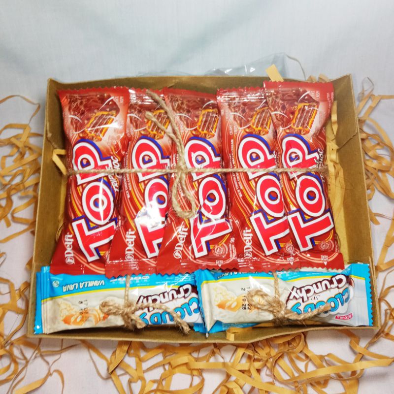 

Hampers Jajan (Gambar: 10 TOP besar dan 6 crunchy)