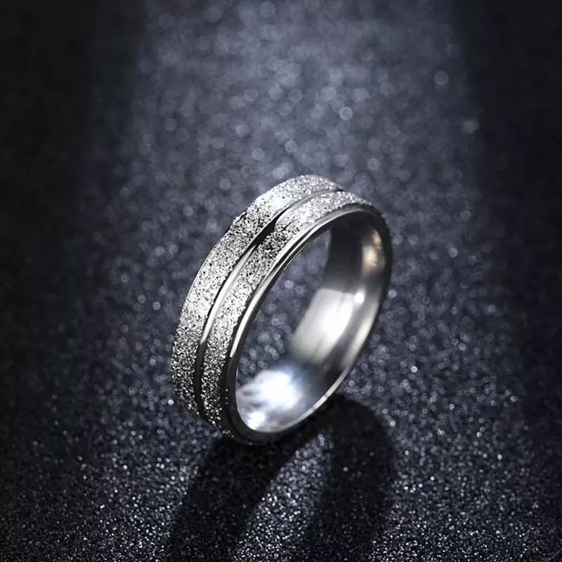 cincin titanium pasir garis dua - gold &amp; silver