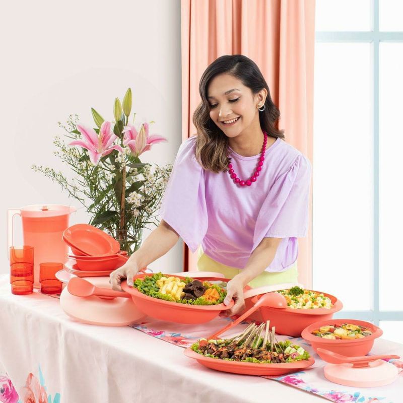 Bloomia Collection Tupperware