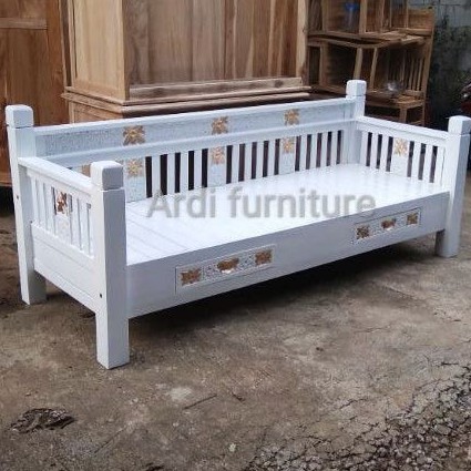 Bale bale fhinising putih - kursi kayu jati - bangku panjang - bale  kayu jatii