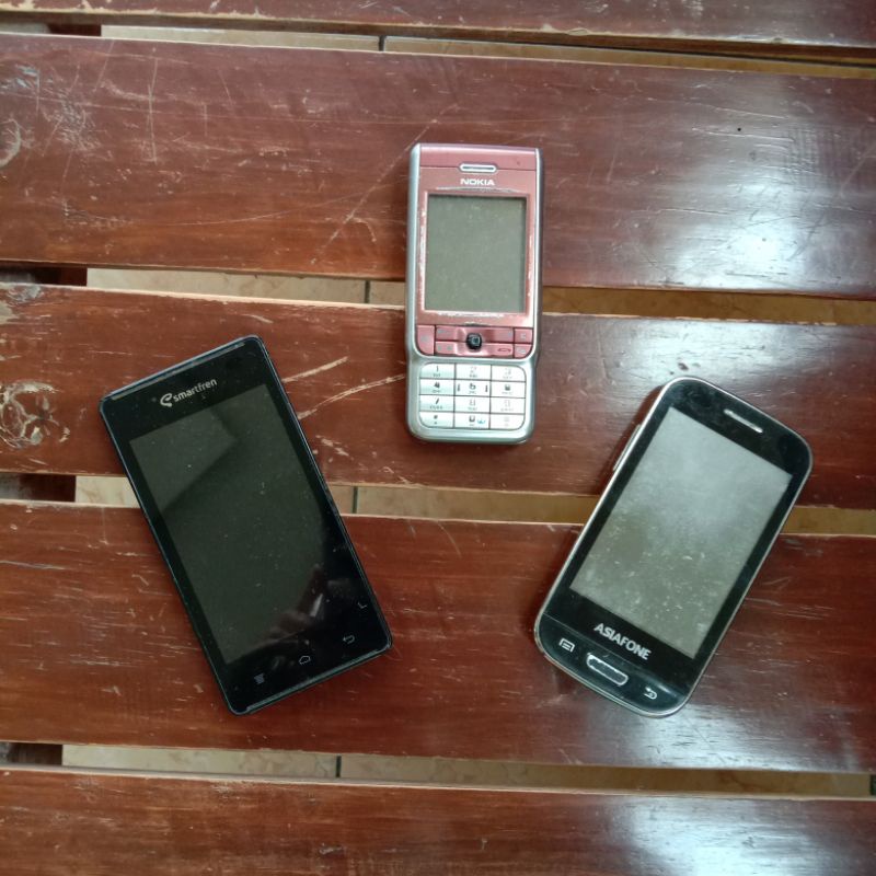 Thrift Handphone Smartphone Bekas Mati Total