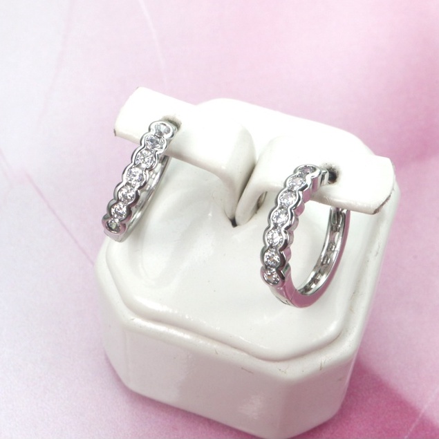 Anting putih xuping A27