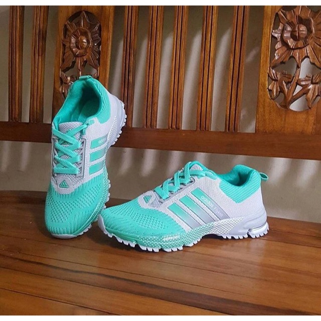 Sepatu Adidas Flyknit wanita senam jogging