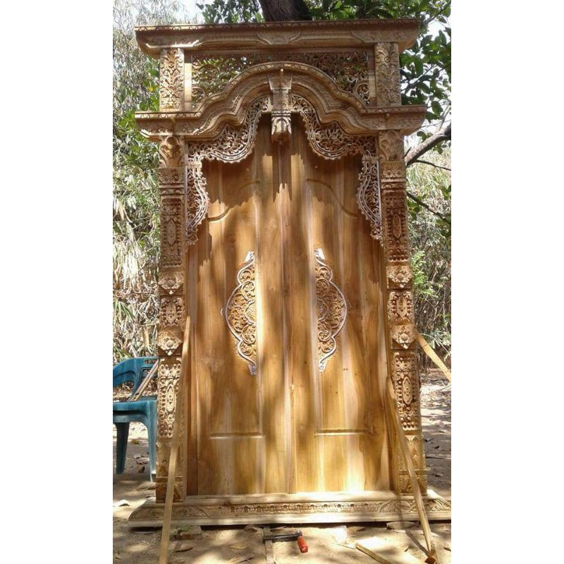Pintu gebyok gapura ukir jati jepara