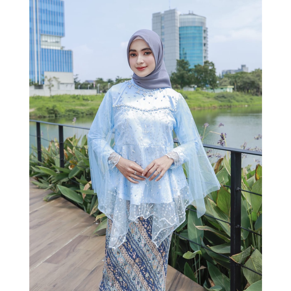 Vanriz Kebaya-Kebaya Wisuda Naura Mix Tutu