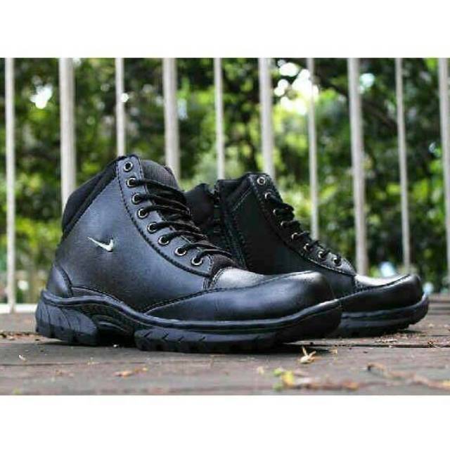 Sepatu Safety Pria Boots nike betrano Armour Hitam Ujung Besi Working Proyek Hiking