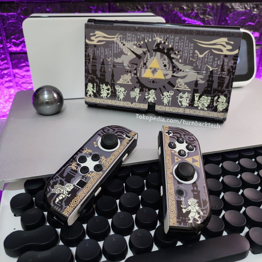 Gametrch Fit Dock Case Zelda / Monster Hunter Nintendo Switch OLED