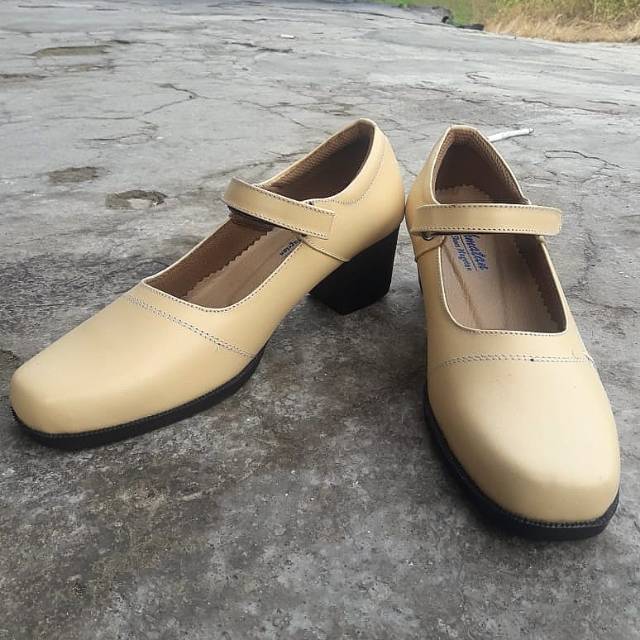 Sepatu kulit magetan
