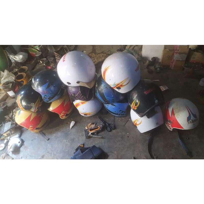 helm Yamaha jadul original bekas