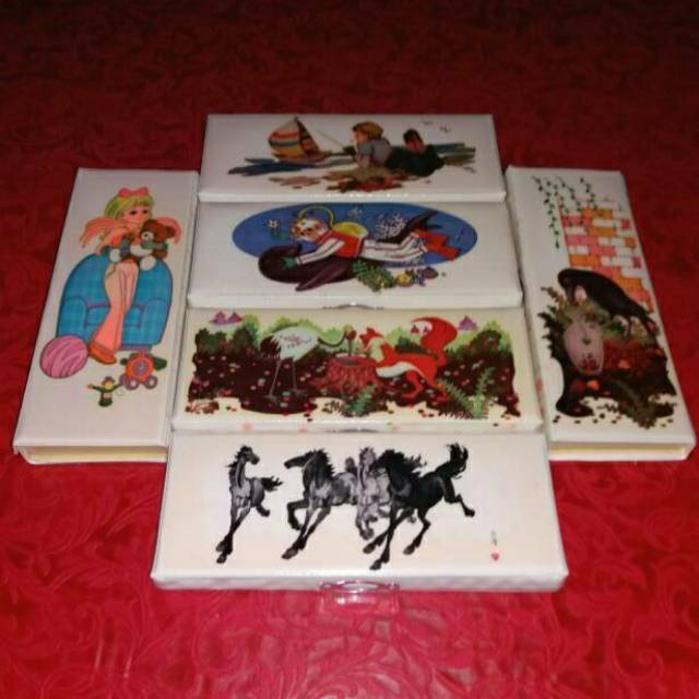 

1 Unit Koleksi Tepak Atau Tempat Pensil Jadul Era 80 An