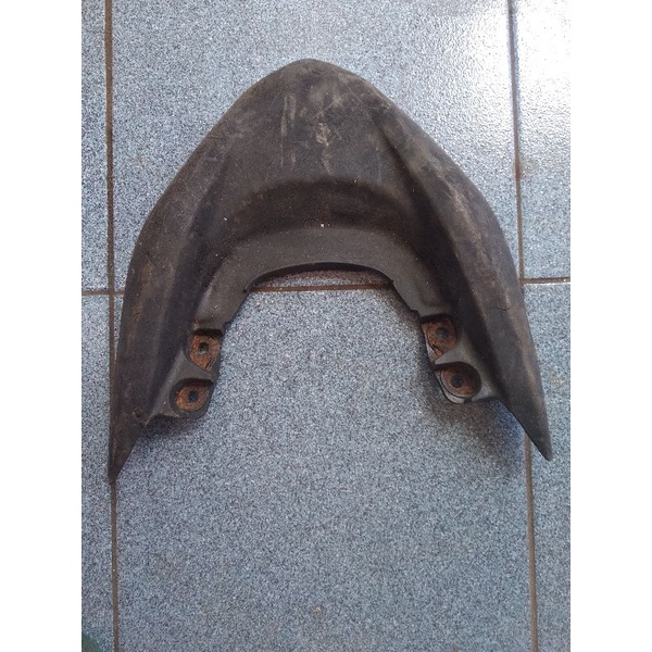 Behel Begel Pleger Pegangan Belakang Jok Honda Revo Absolute Blade Ori