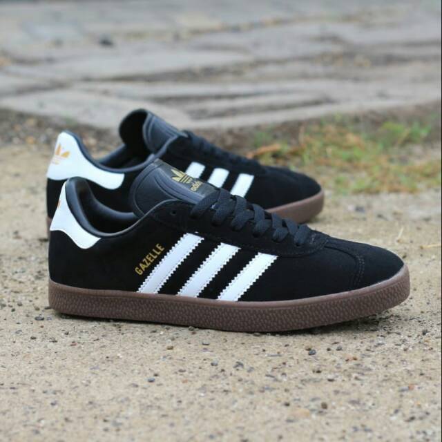 adidas gazelle black white gum