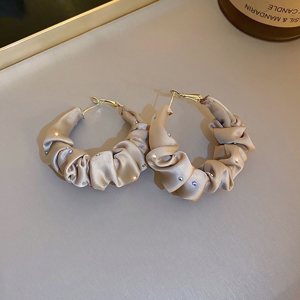 Hu Hu Hu Hu Hu Alat Bantu Pasang Kacamata♡ 1 Pasang Anting Hoop Bentuk C Bahan Kain Sutra Aksen Berlian Imitasi Untuk Wanita