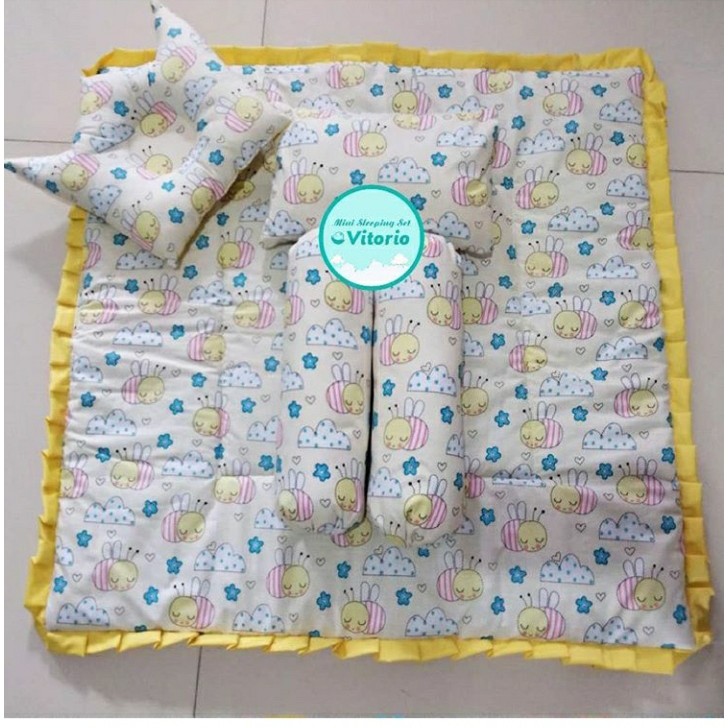 VITORIO  MINI SLEEPING SET BANTAL GULING ALAS RUMBAI