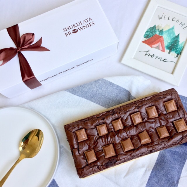 

Premium brownies topping cadbury