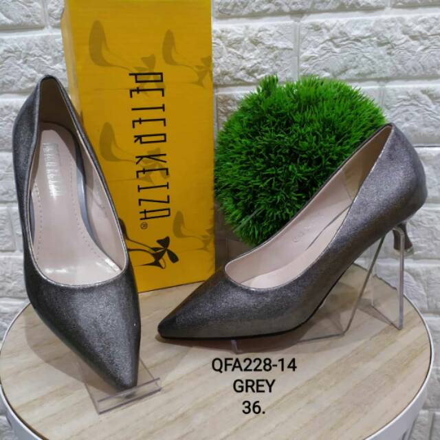 Sepatu brand matahari