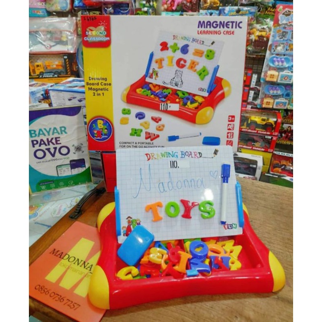 

mainan papan tulis magnet hitam dan warna