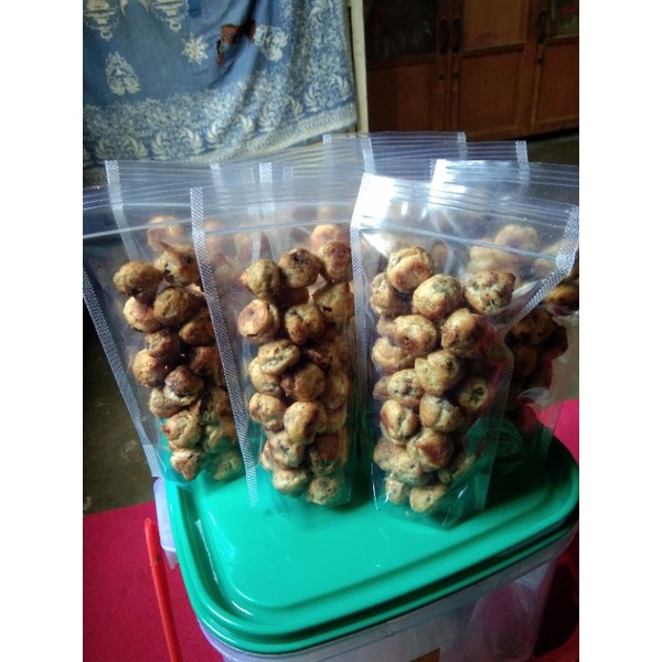 

Ses Kering Coklat / Soes Kering Isi Coklat